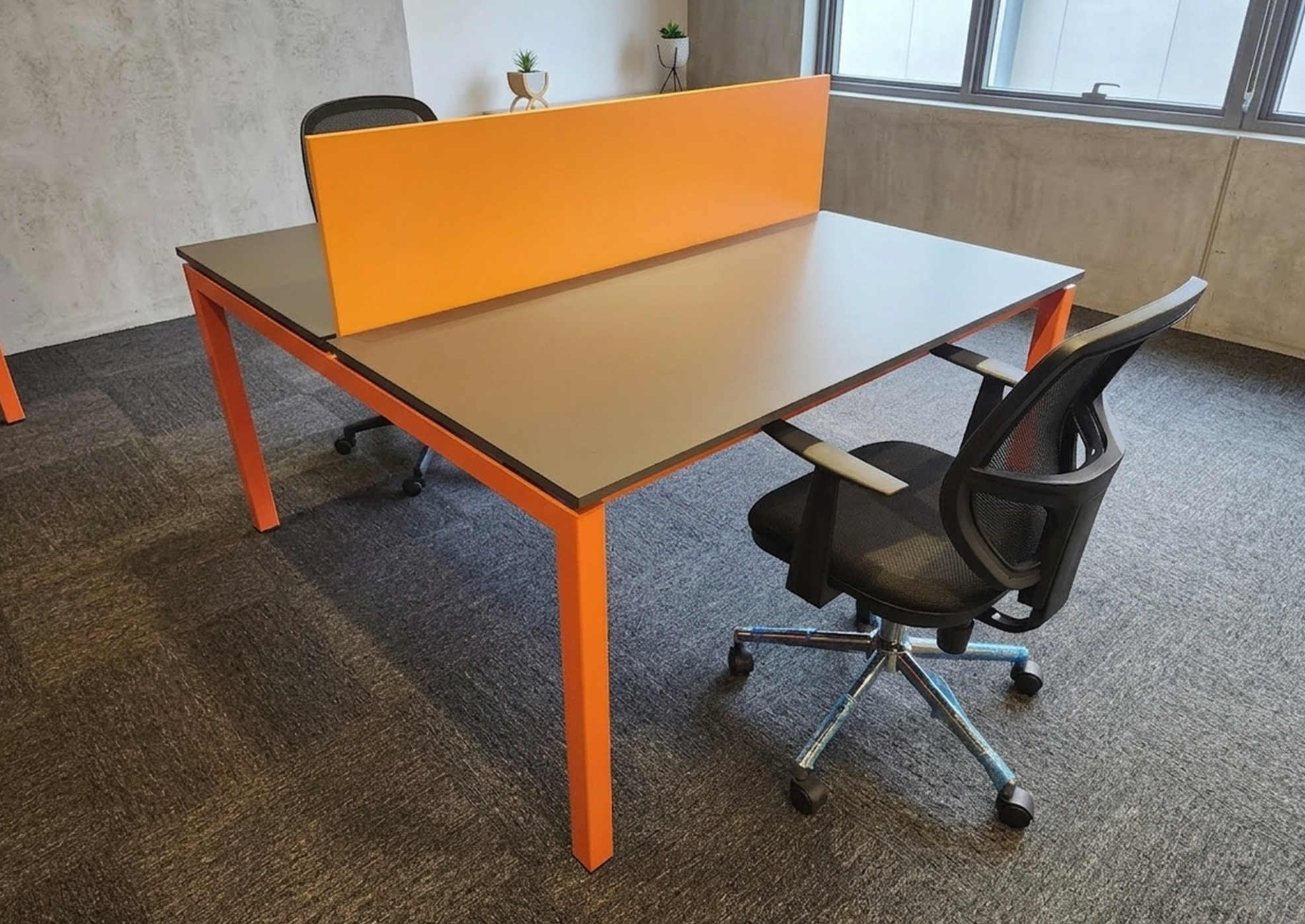 DELTA İKİLİ ÇALIŞMA MASASI – TEŞHİR