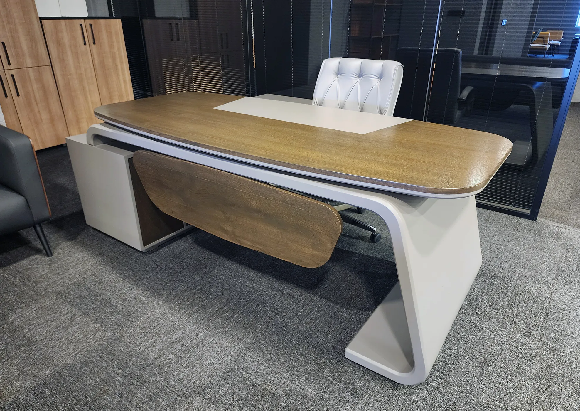 VOLANTE MAKAM MASASI – TEŞHİR